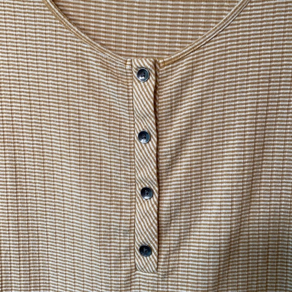 •American Eagle Top• - Picture 3 of 5